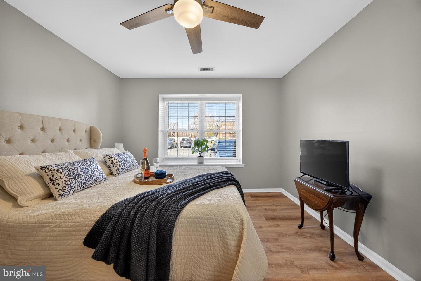 71101 Delaire Landing Road #101 photo 15