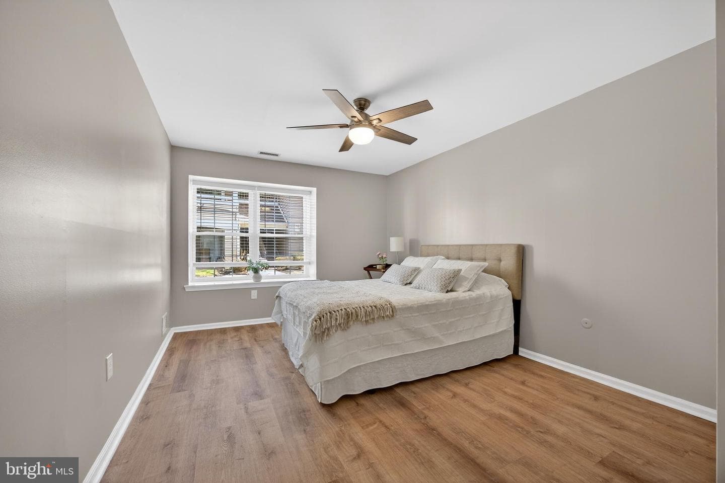 71101 Delaire Landing Road #101 photo 20