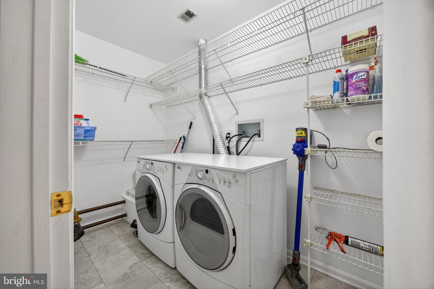 71101 Delaire Landing Road #101 photo 26
