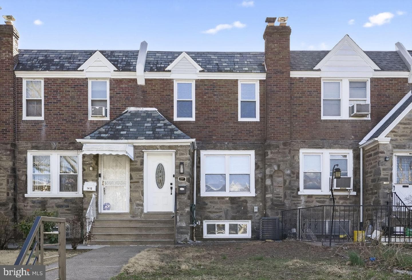 1408 Unruh Avenue photo 1