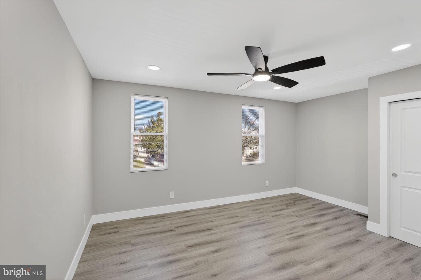 1408 Unruh Avenue photo 14