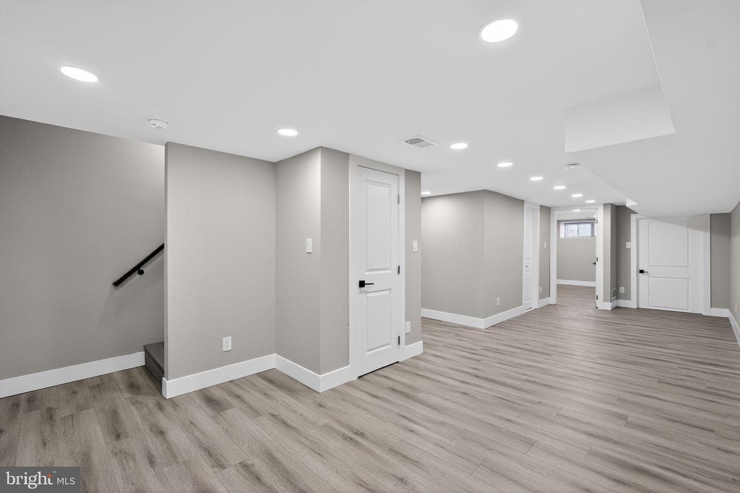 1408 Unruh Avenue photo 22