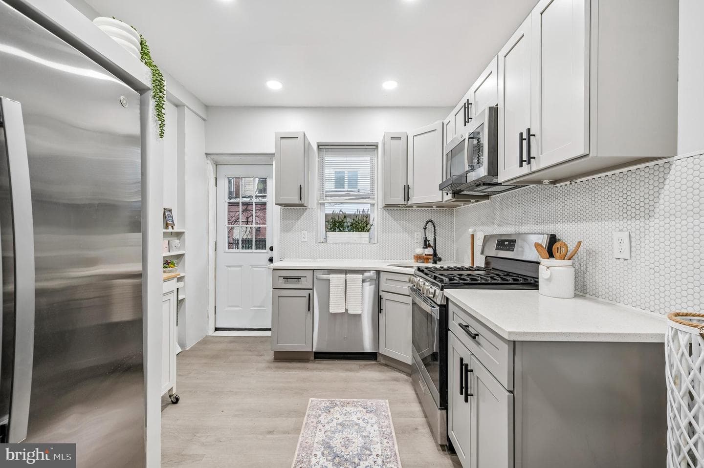 5229 Hazel Avenue photo 8