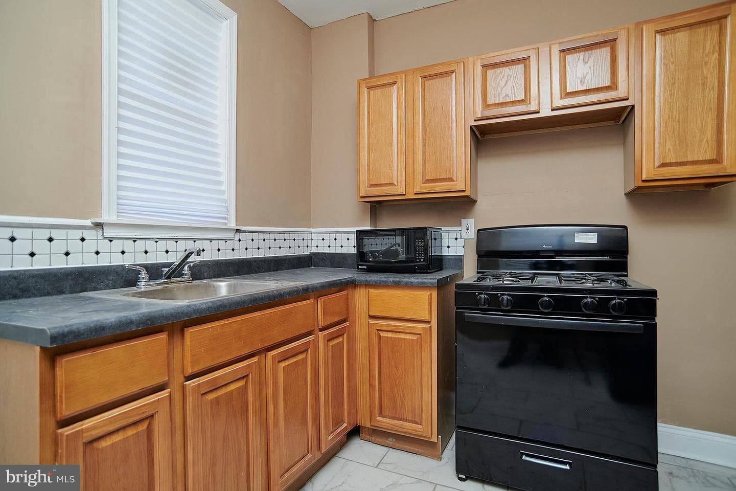 6123 Upland Street photo 9