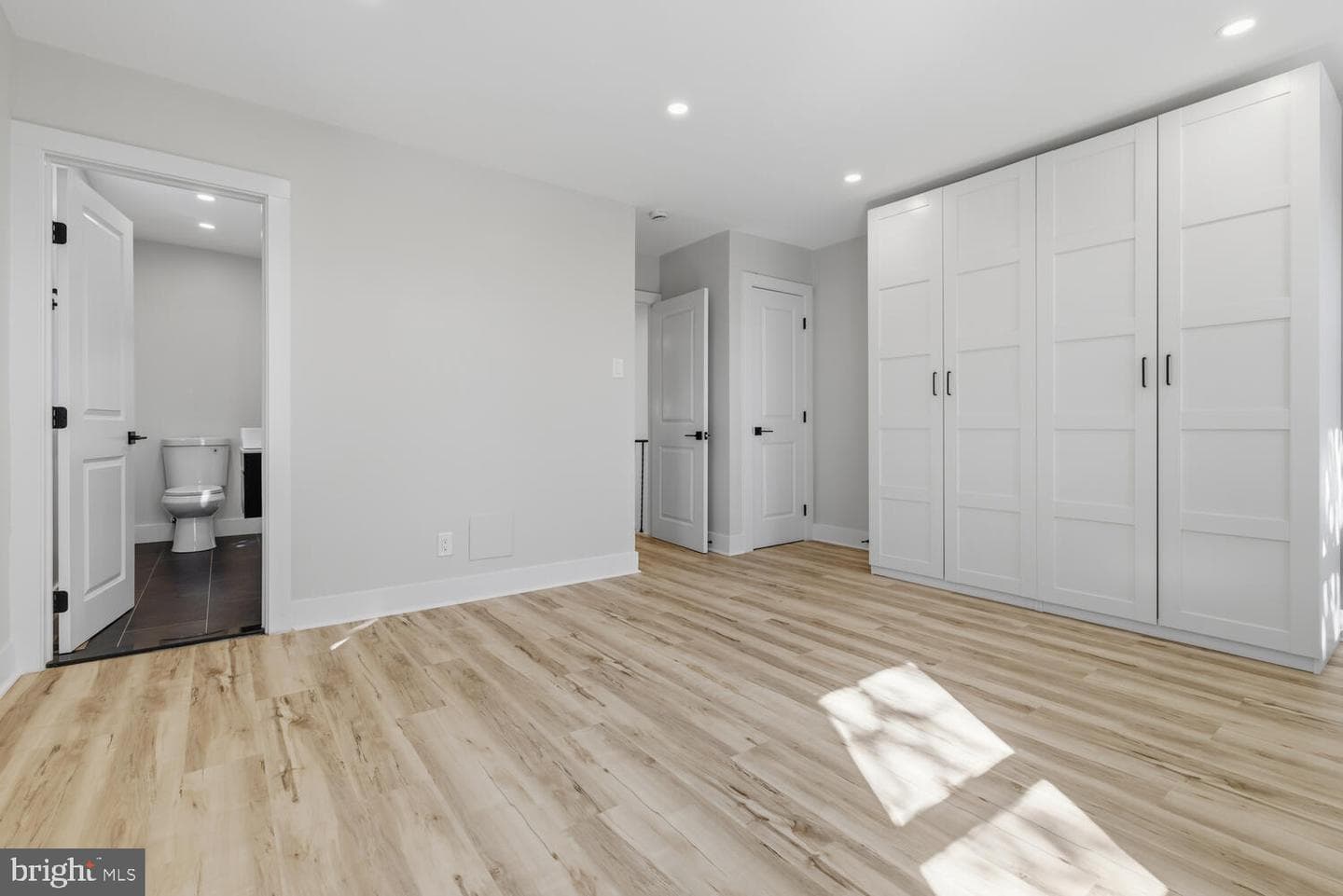 937 E Gorgas Lane photo 32