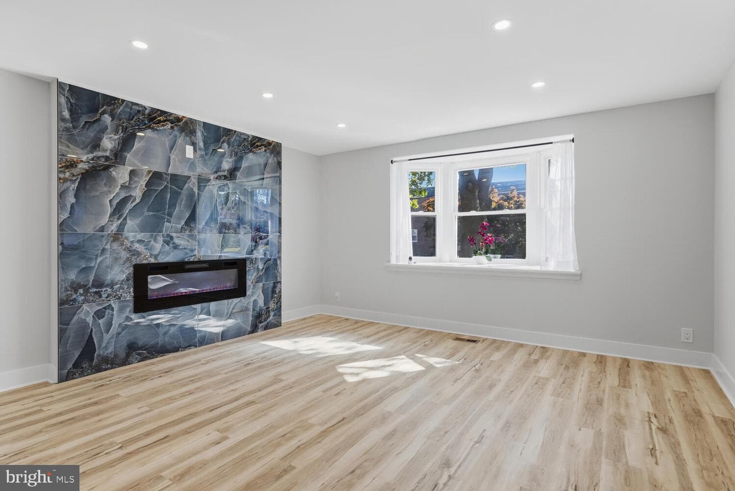 937 E Gorgas Lane photo 9