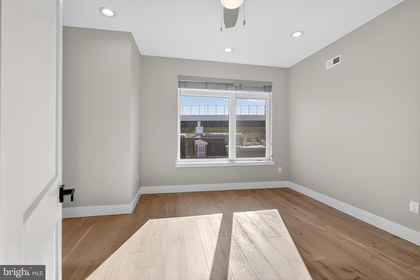 2840 Salmon Street photo 32