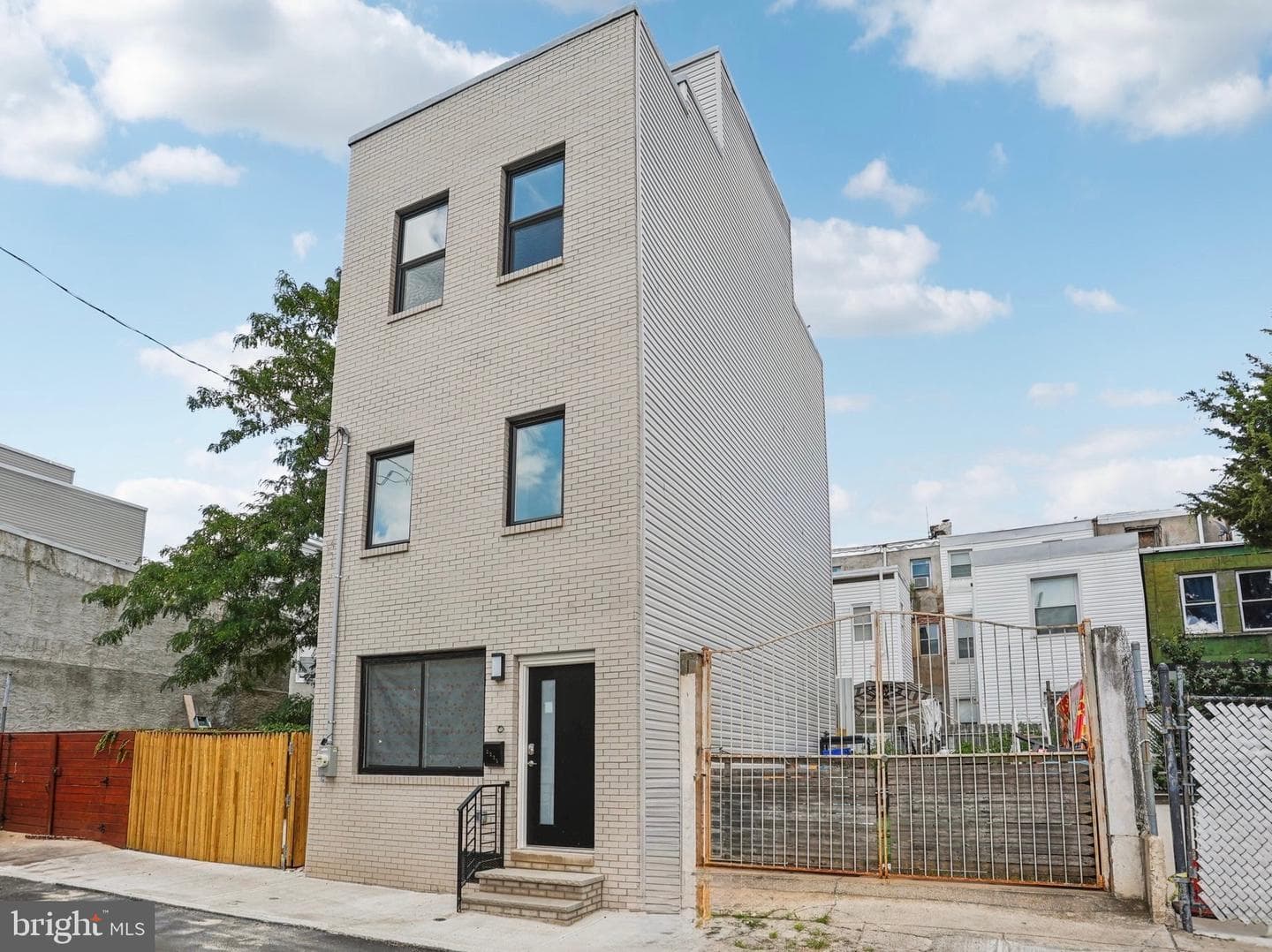 2225 N Waterloo Street, Philadelphia