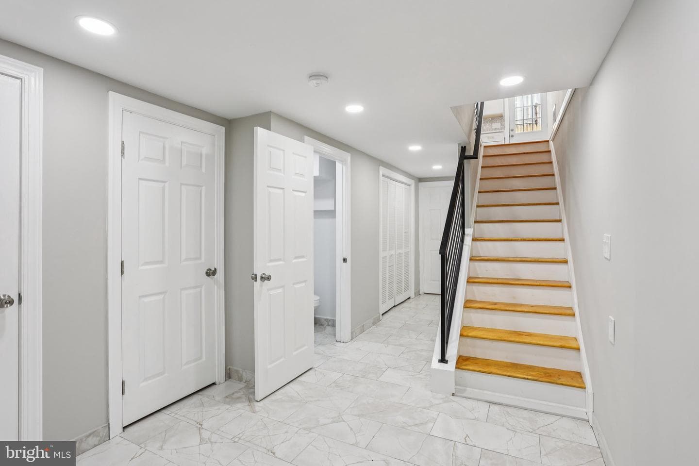 2225 N Waterloo Street photo 18