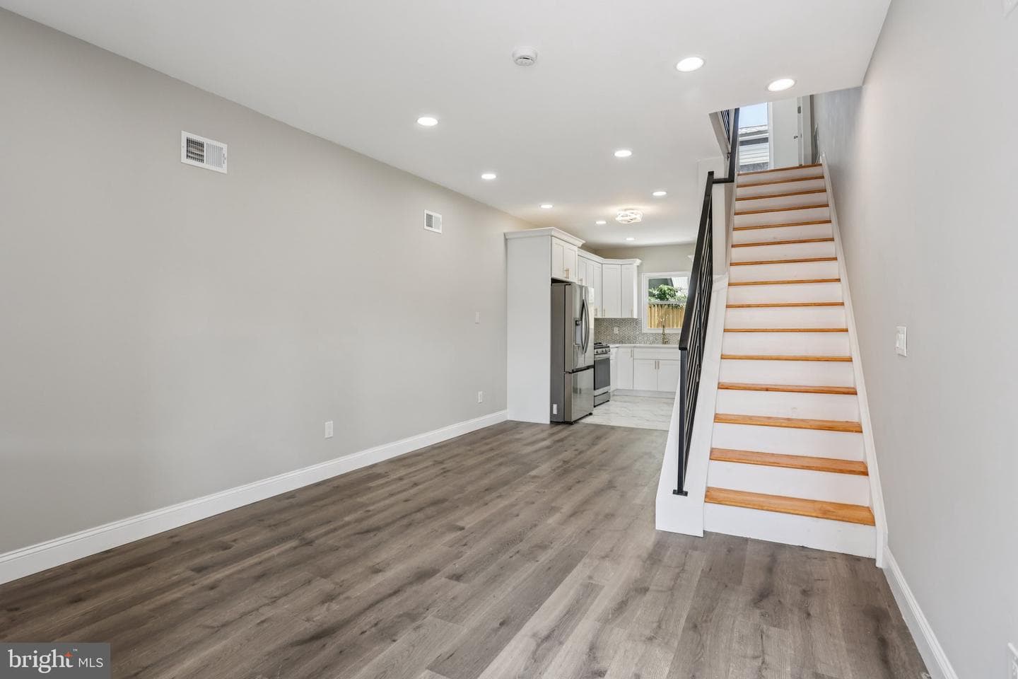 2225 N Waterloo Street photo 3