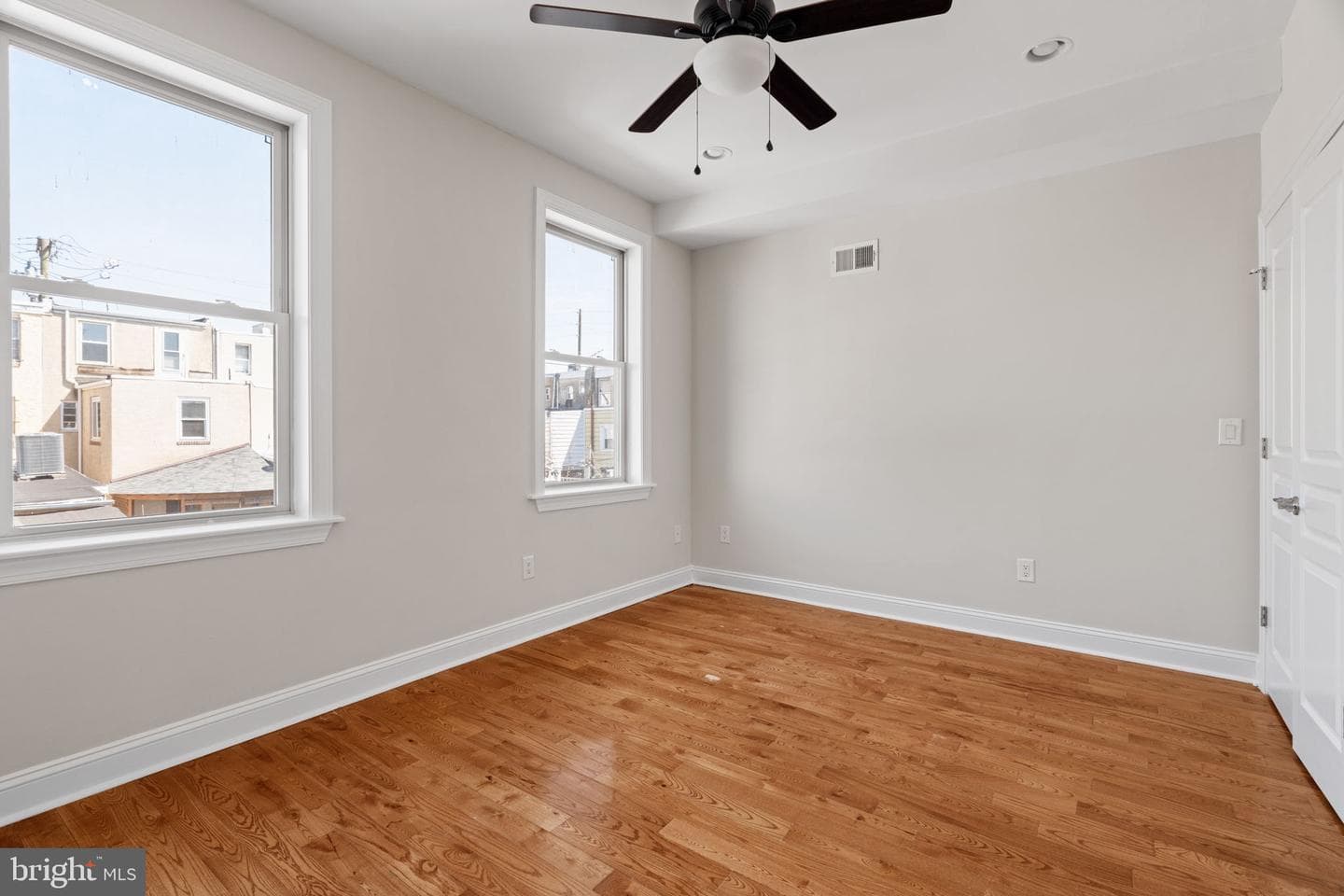 2039 E Hazzard Street photo 21