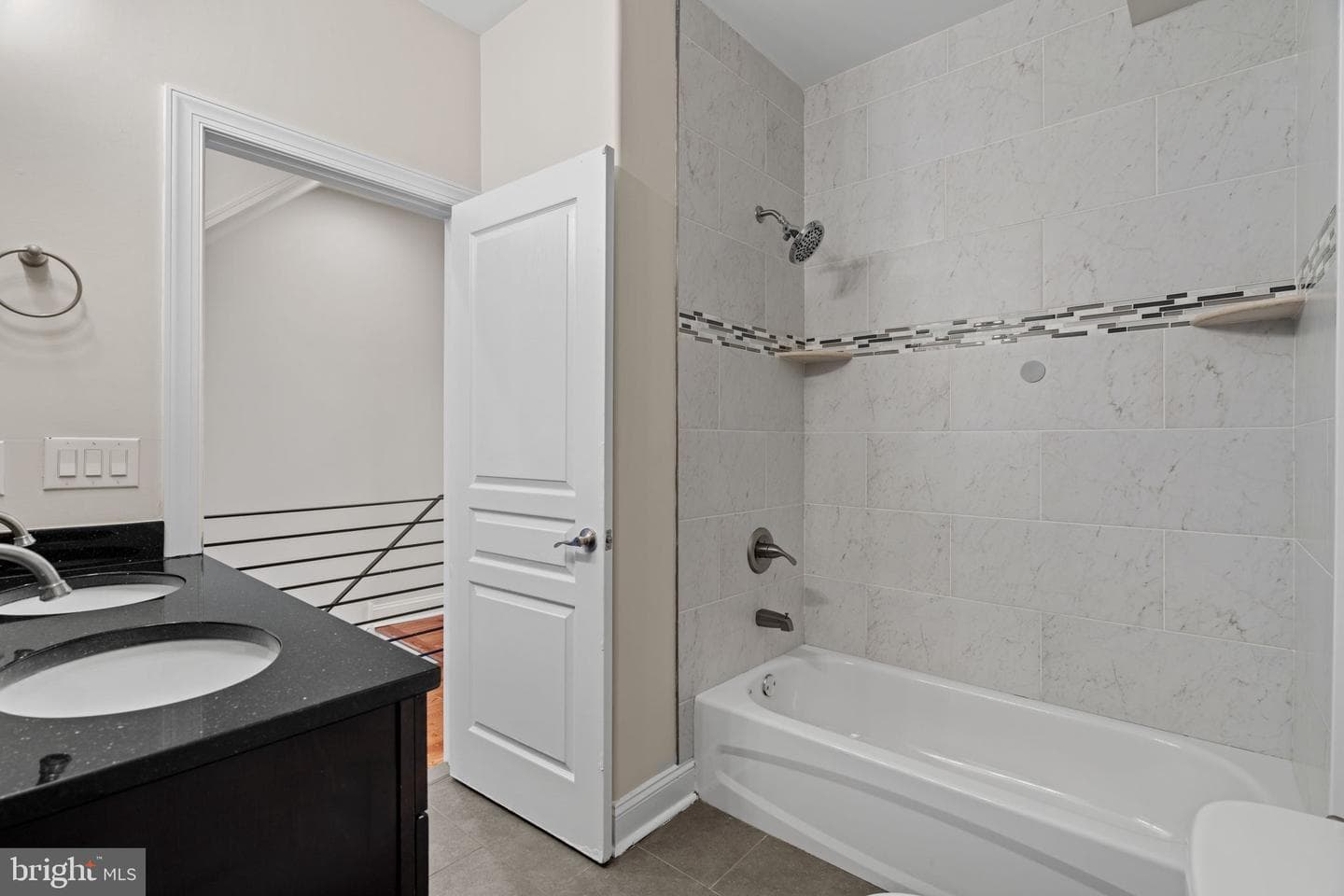 2039 E Hazzard Street photo 27