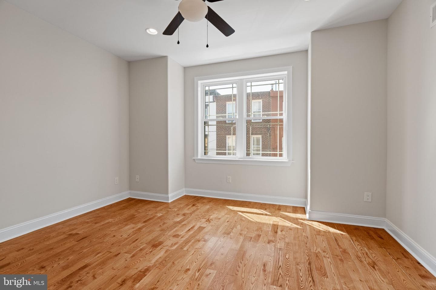 2039 E Hazzard Street photo 28