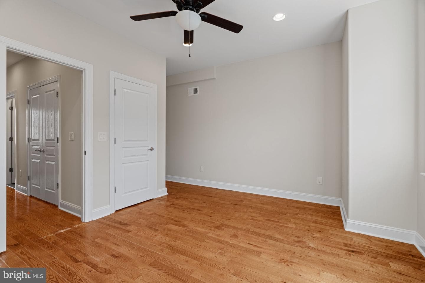 2039 E Hazzard Street photo 30