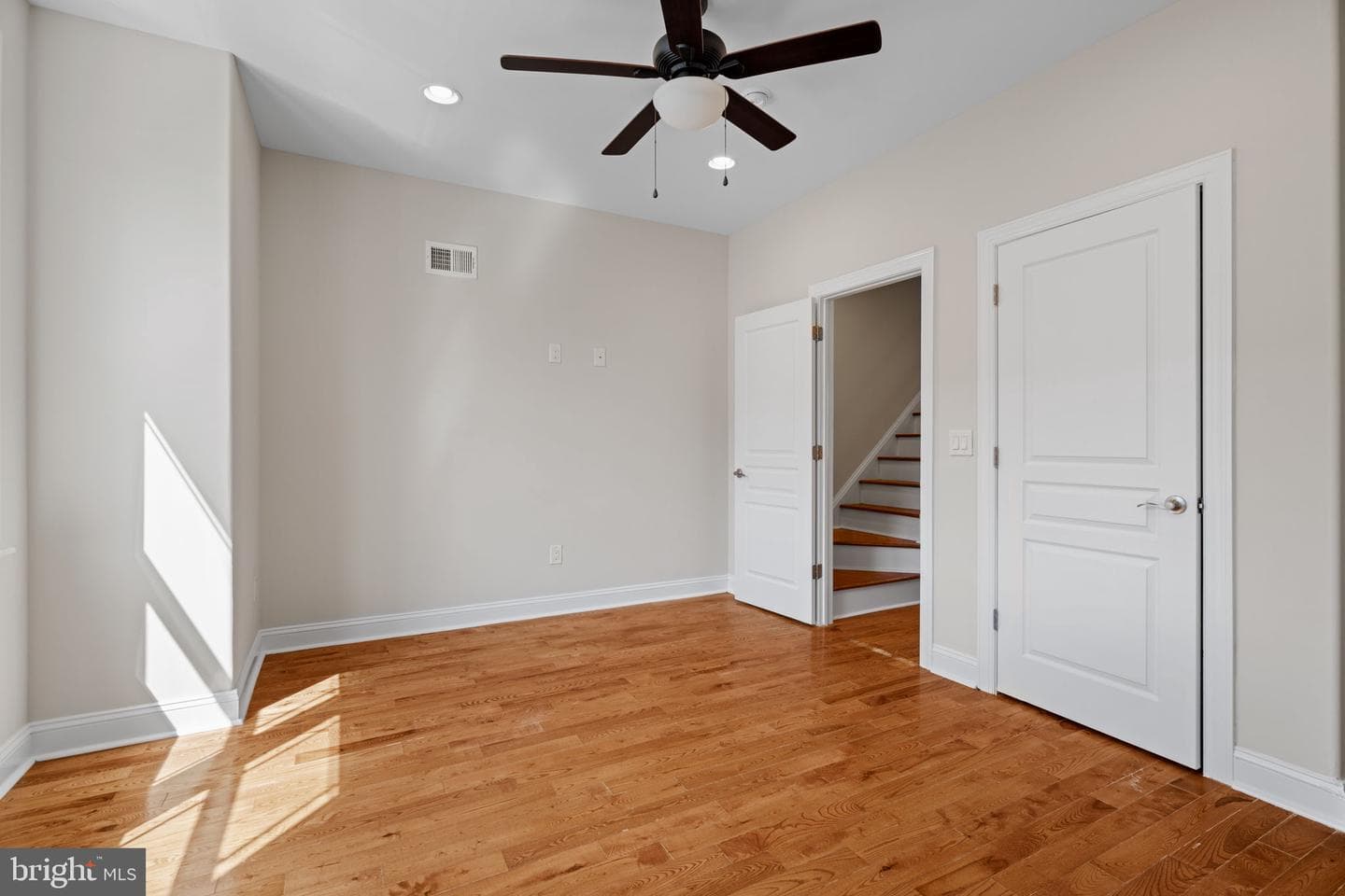 2039 E Hazzard Street photo 31