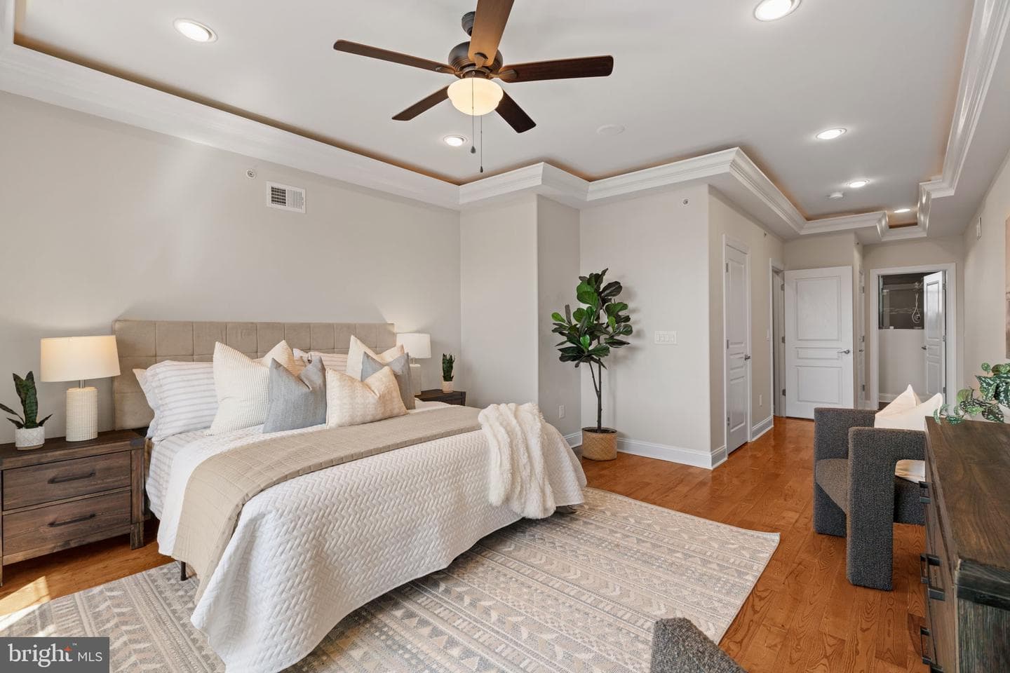 2039 E Hazzard Street photo 36