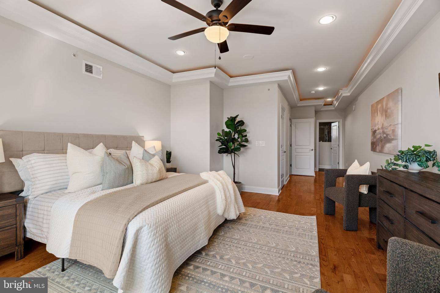 2039 E Hazzard Street photo 38