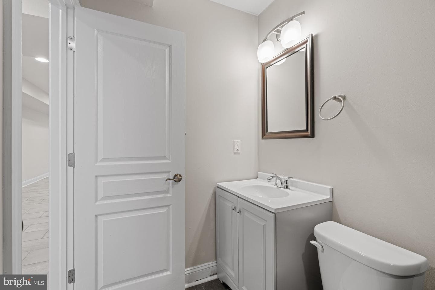 2039 E Hazzard Street photo 55