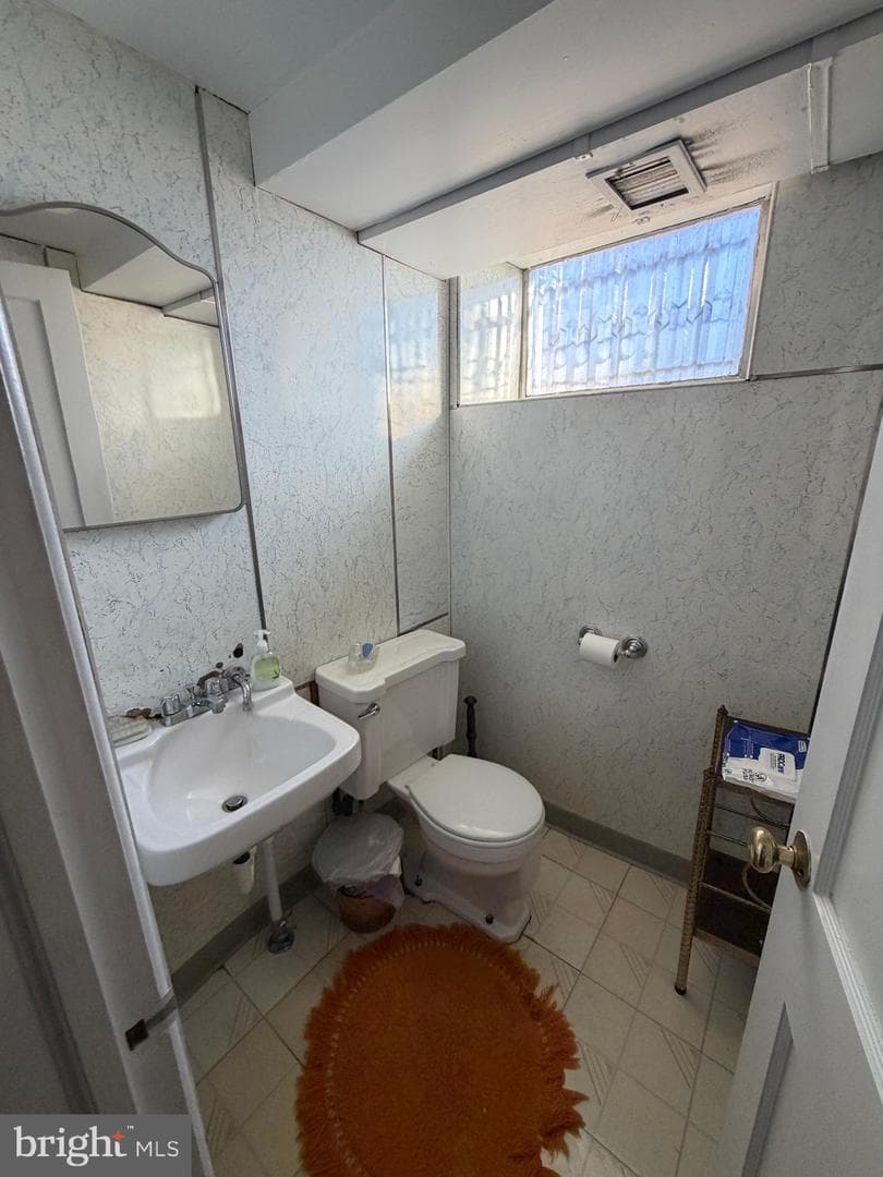 747 Greymont Street photo 17