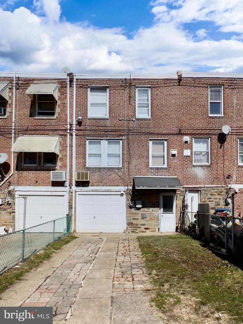 2936 Knorr Street photo 3