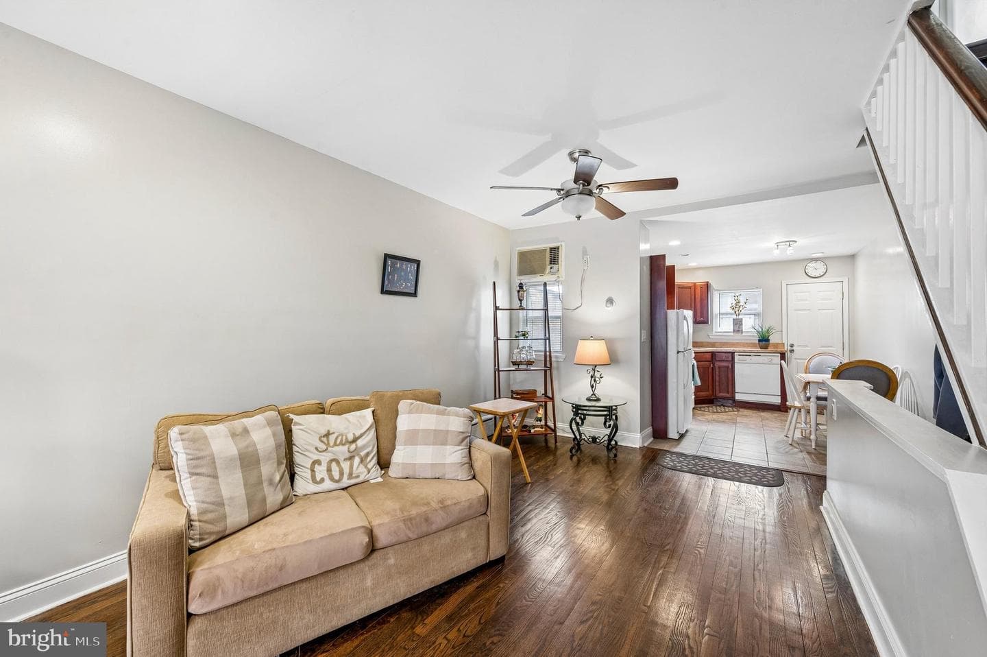 2427 S Mole Street photo 5