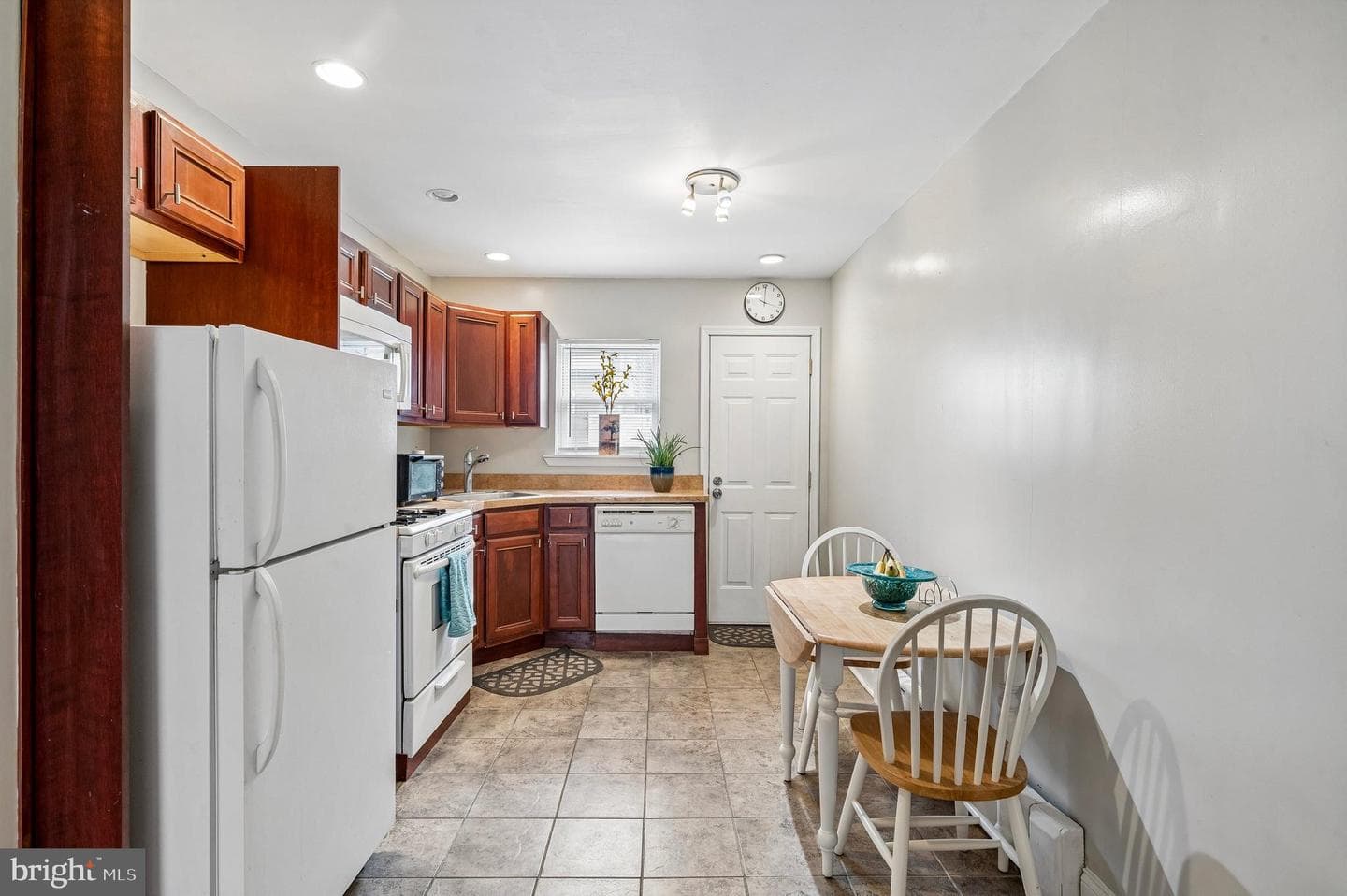 2427 S Mole Street photo 9