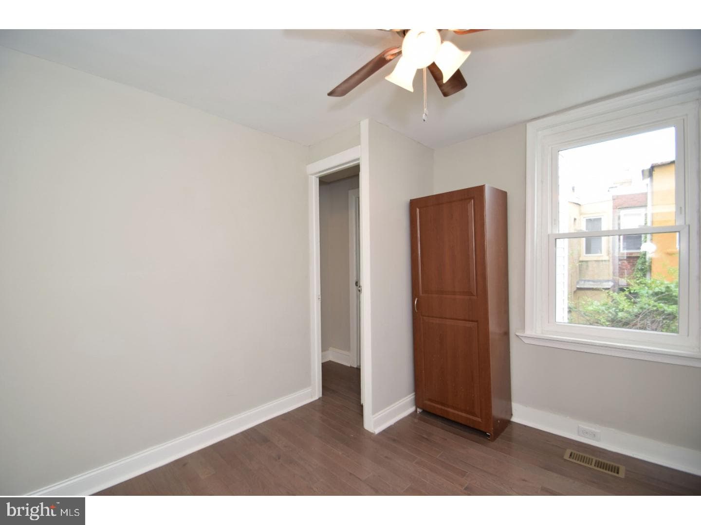 1812 Waterloo Street photo 10