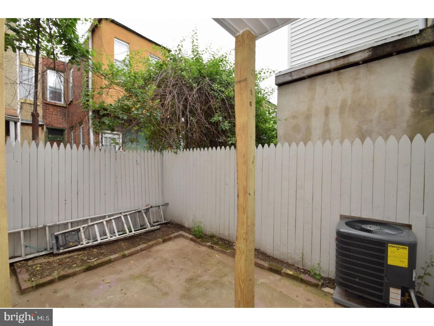 1812 Waterloo Street photo 14