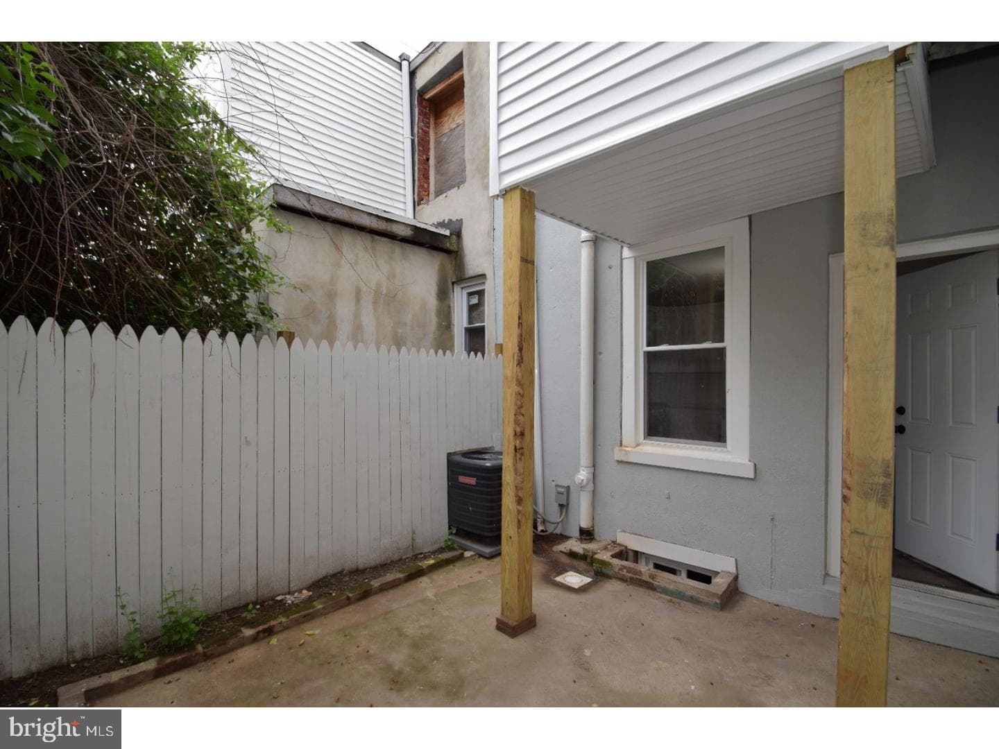 1812 Waterloo Street photo 15