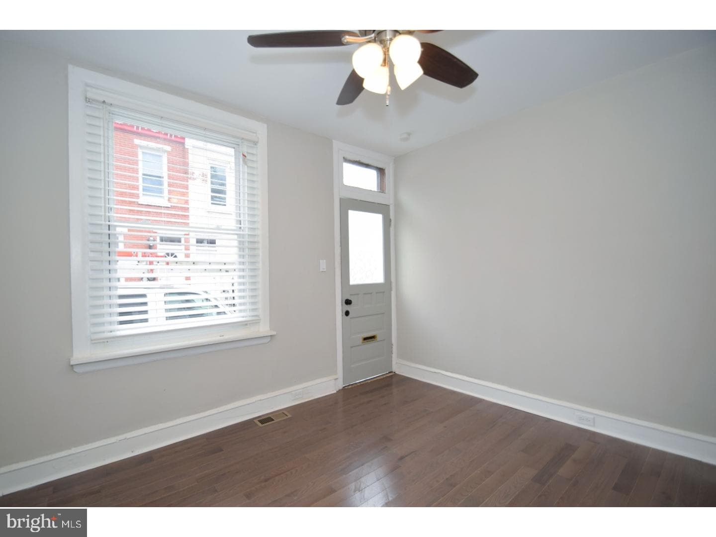 1812 Waterloo Street photo 18