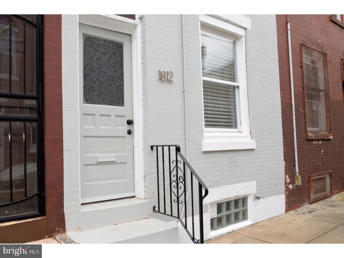 1812 Waterloo Street photo 2