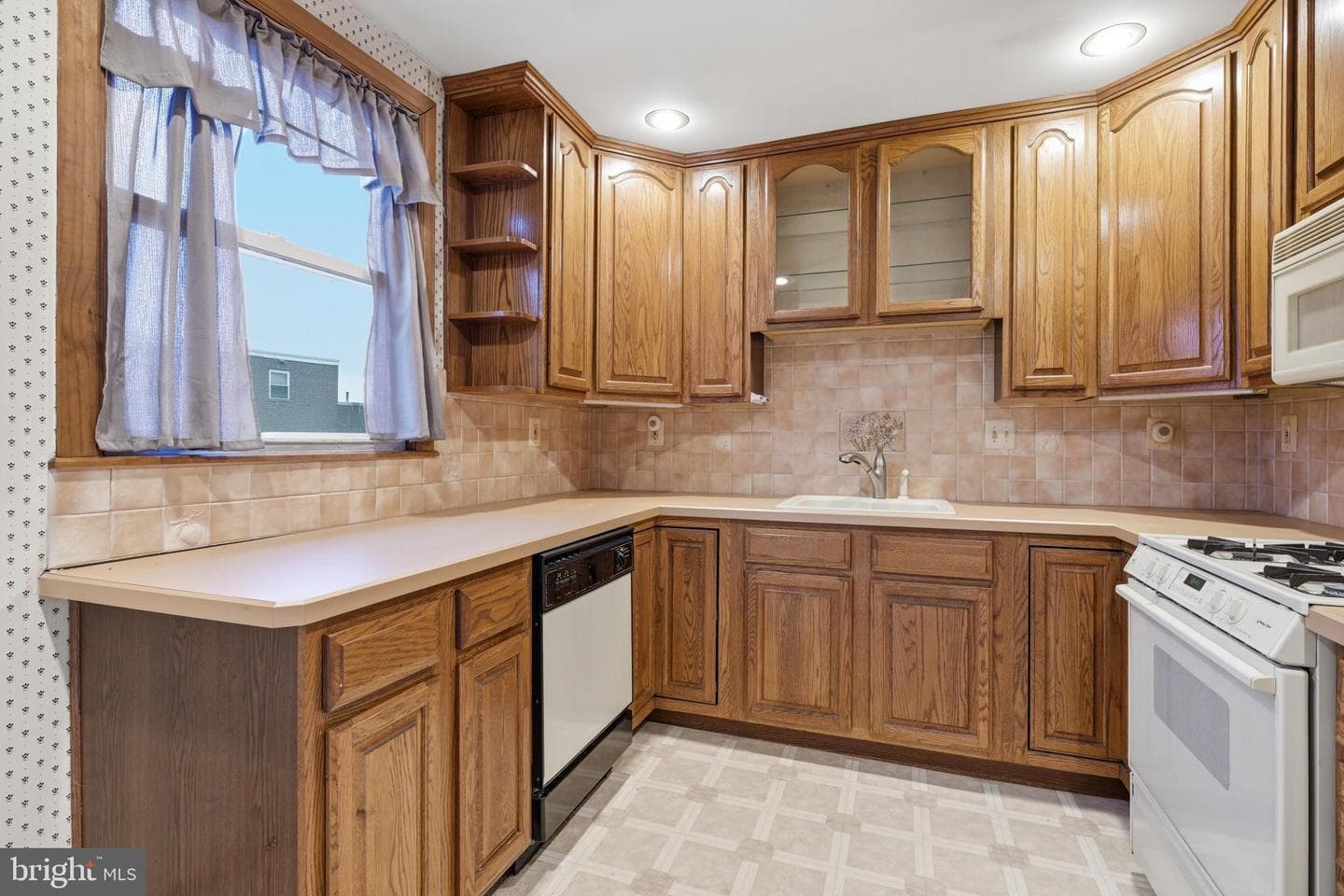 3209 Saxon Place photo 9