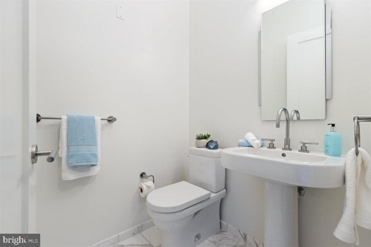 1414 S Penn Square #10c photo 16
