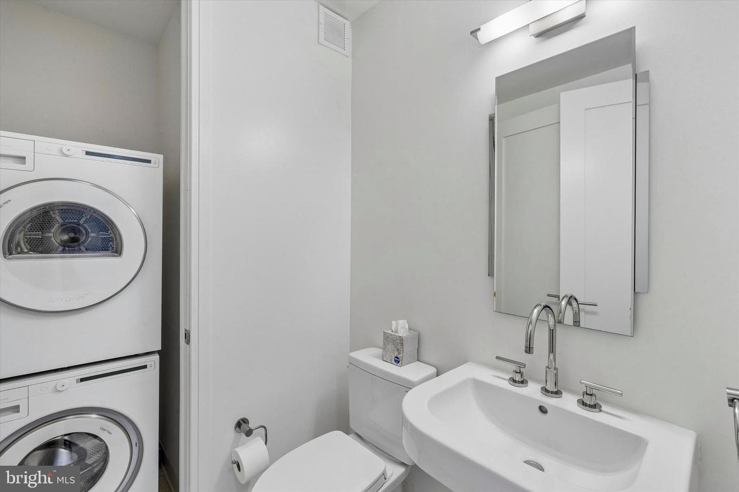 1414 S Penn Square #10c photo 17