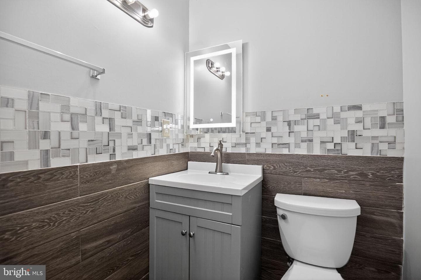 9860 Bonner Street photo 18