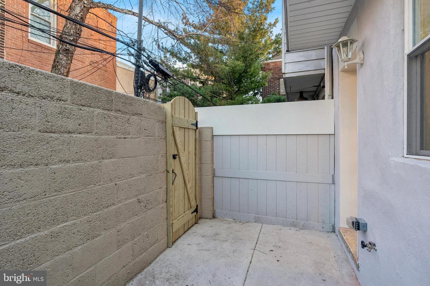 1435 S Clarion Street photo 11
