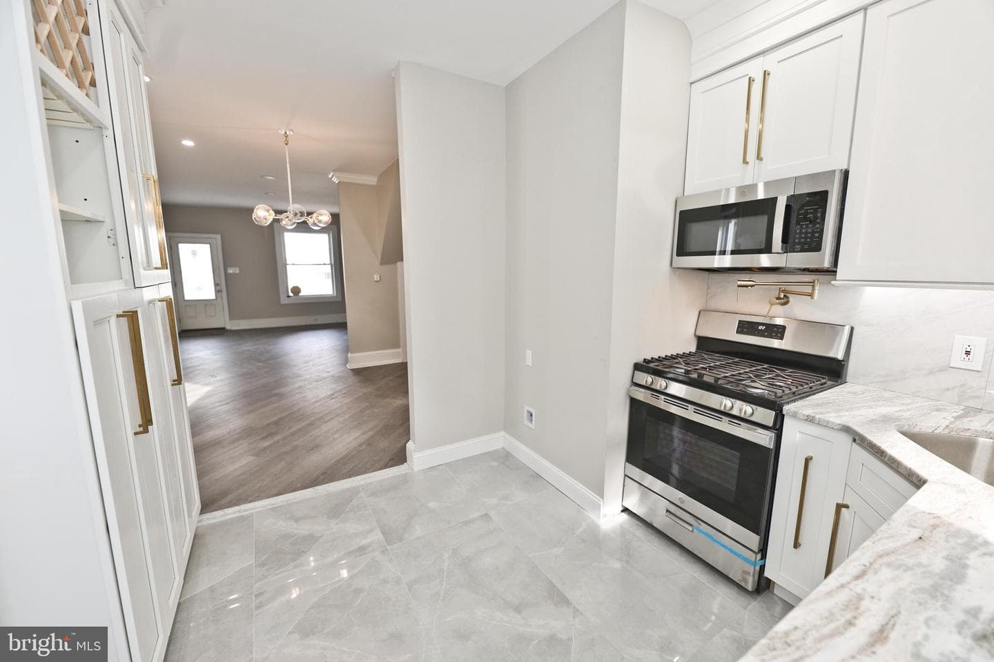5836 Pemberton Street photo 8