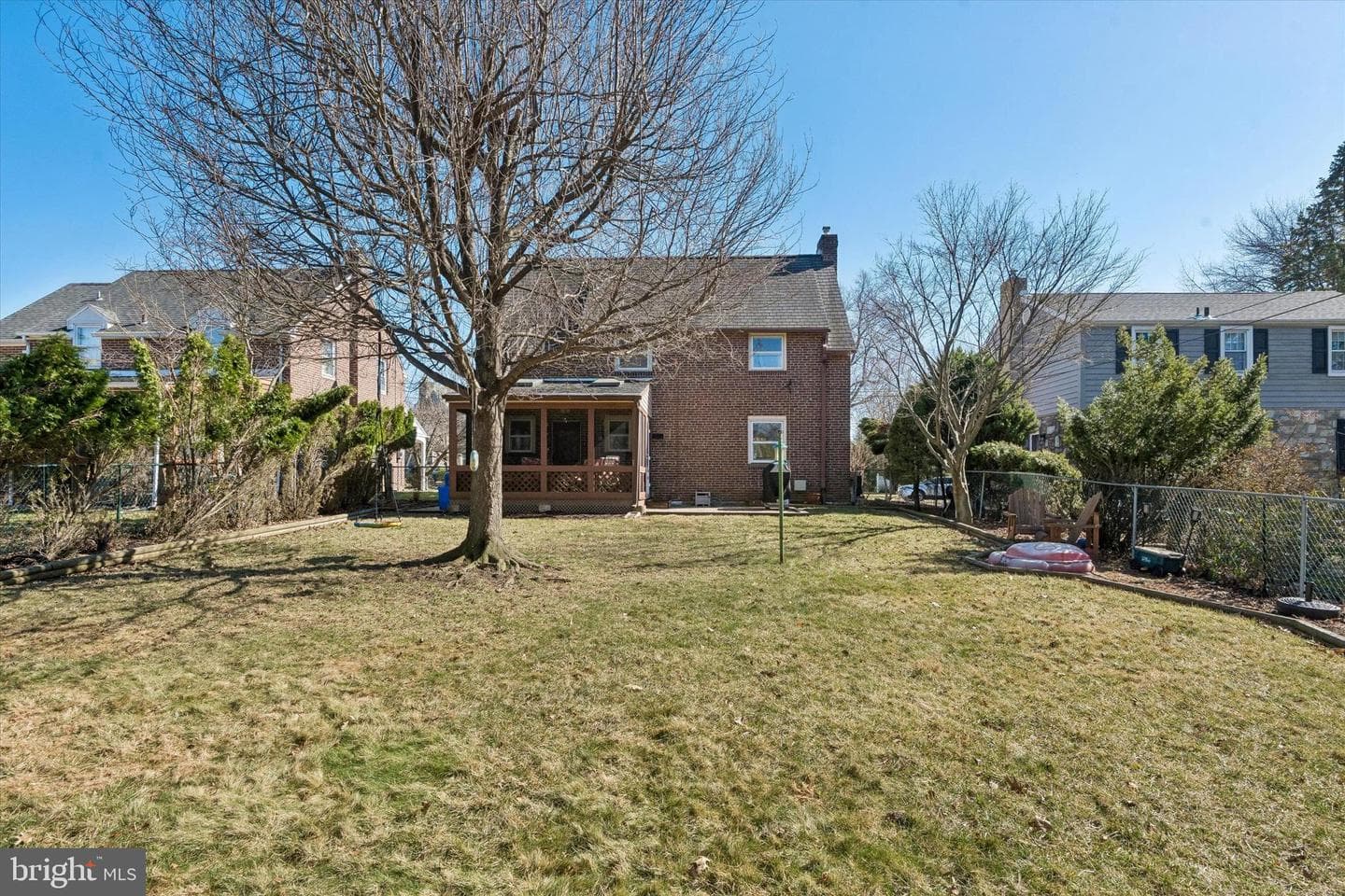 478 Aurania Street photo 20