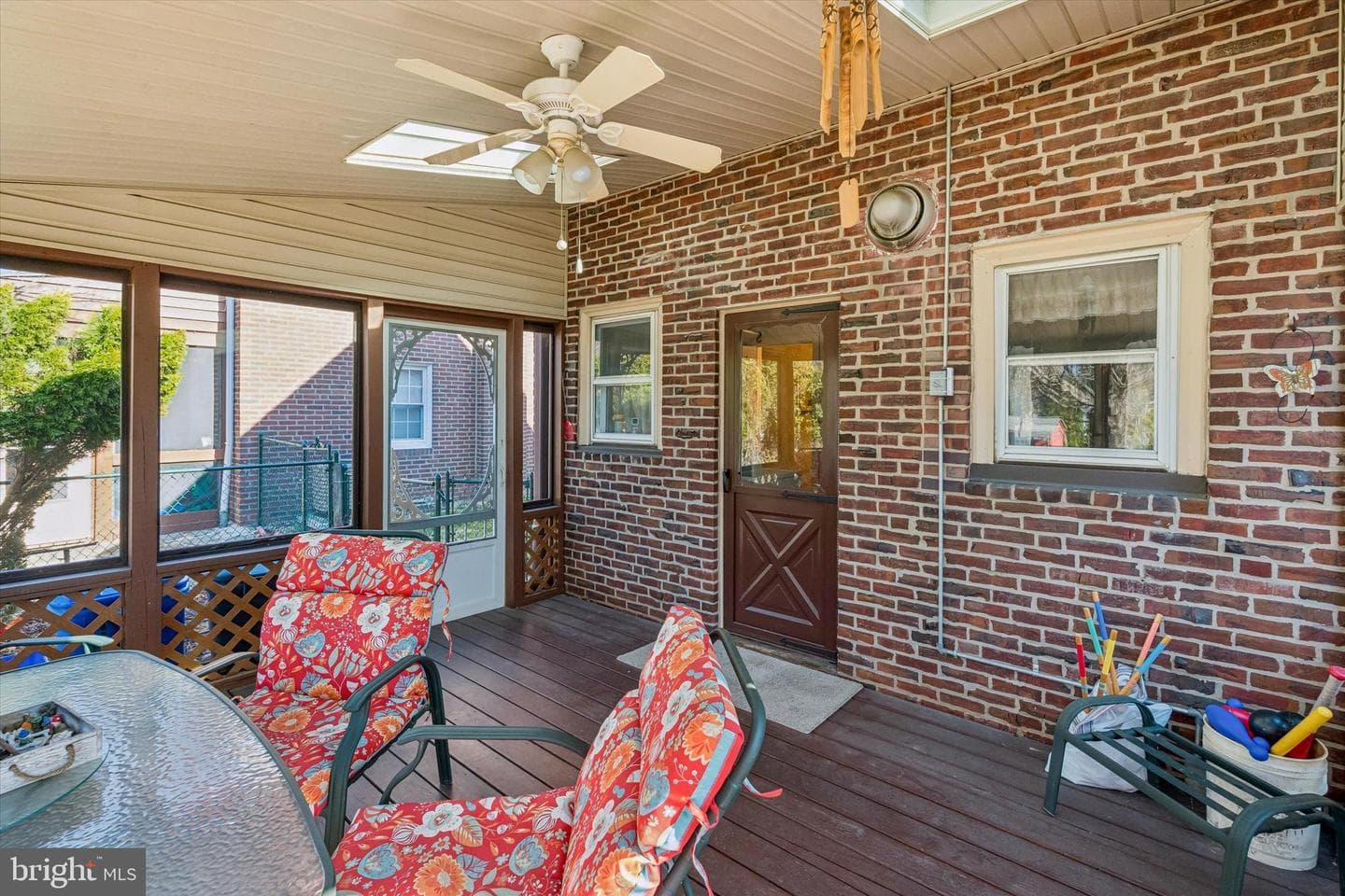 478 Aurania Street photo 37