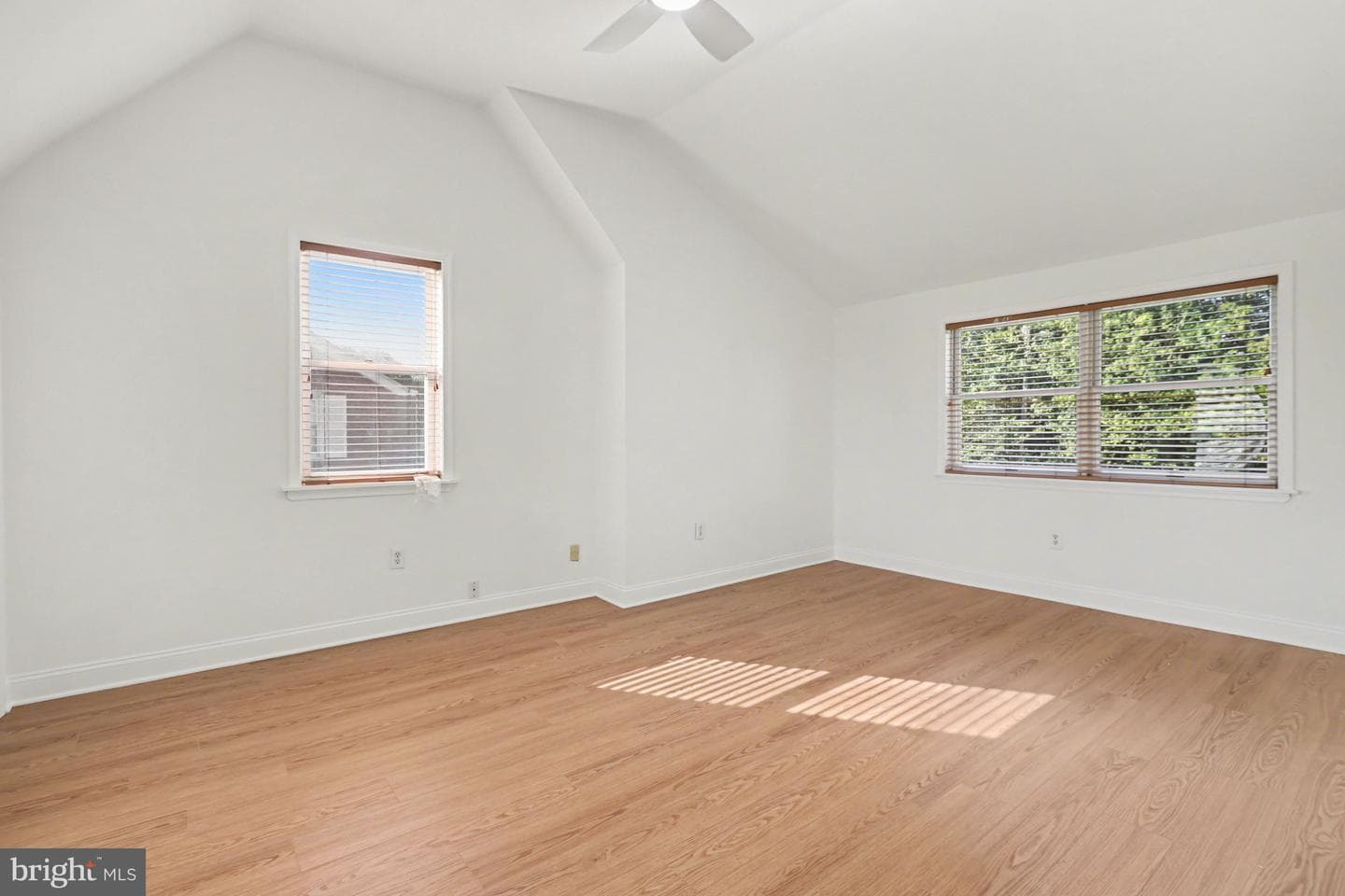 5610 Houghton Street photo 24