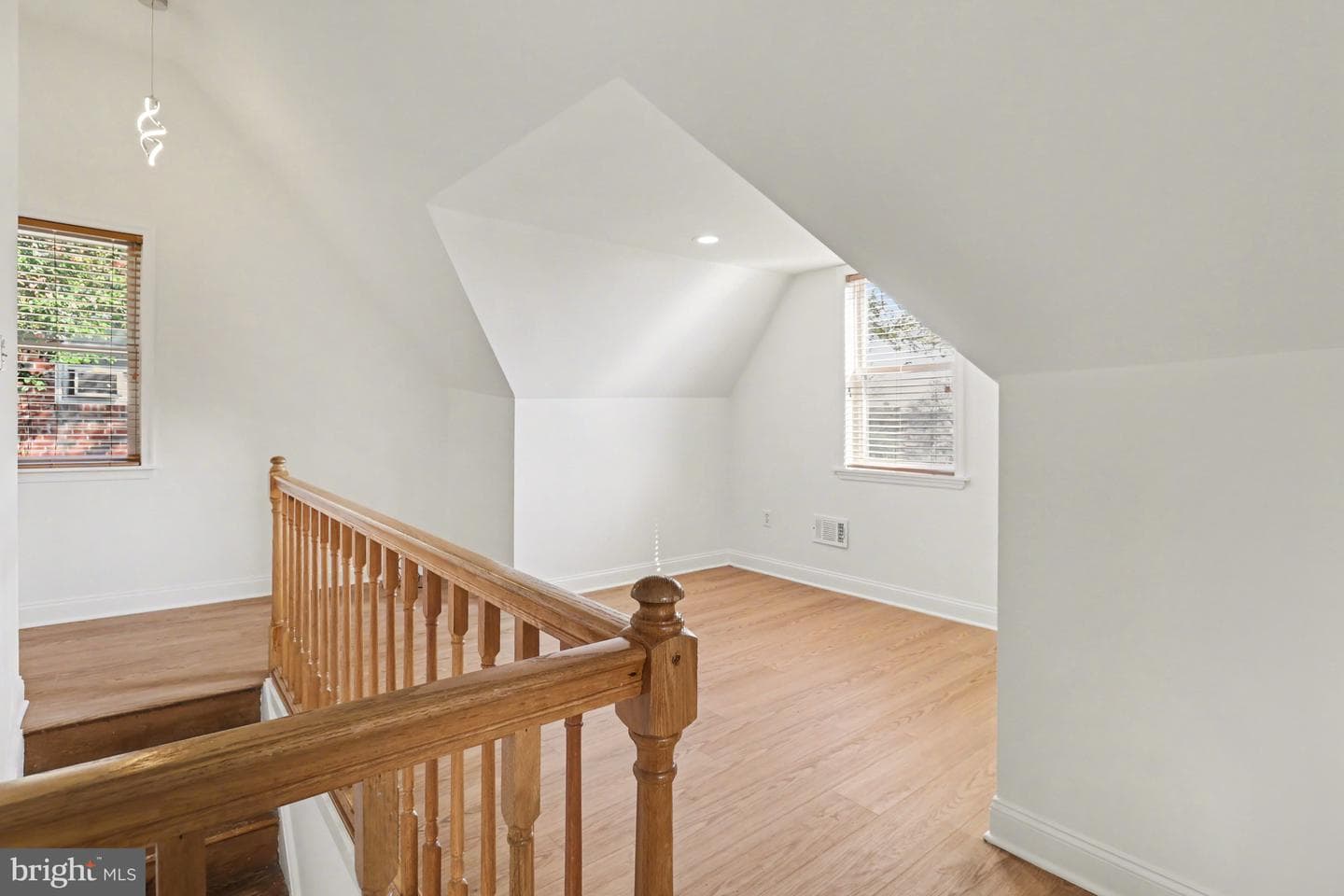 5610 Houghton Street photo 30