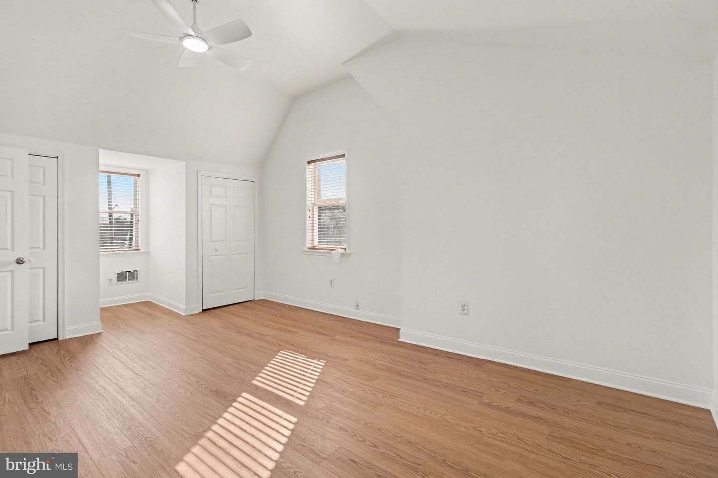 5610 Houghton Street photo 32