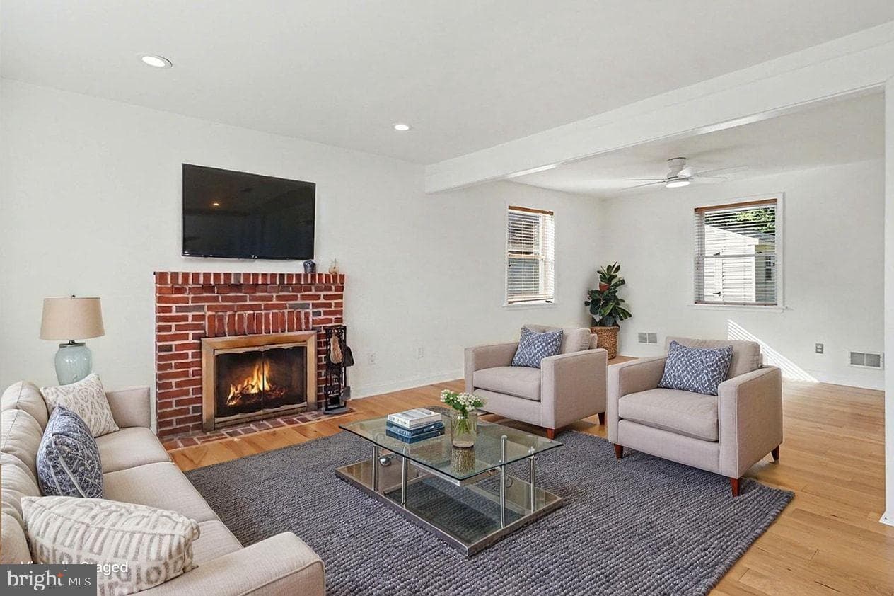 5610 Houghton Street photo 8