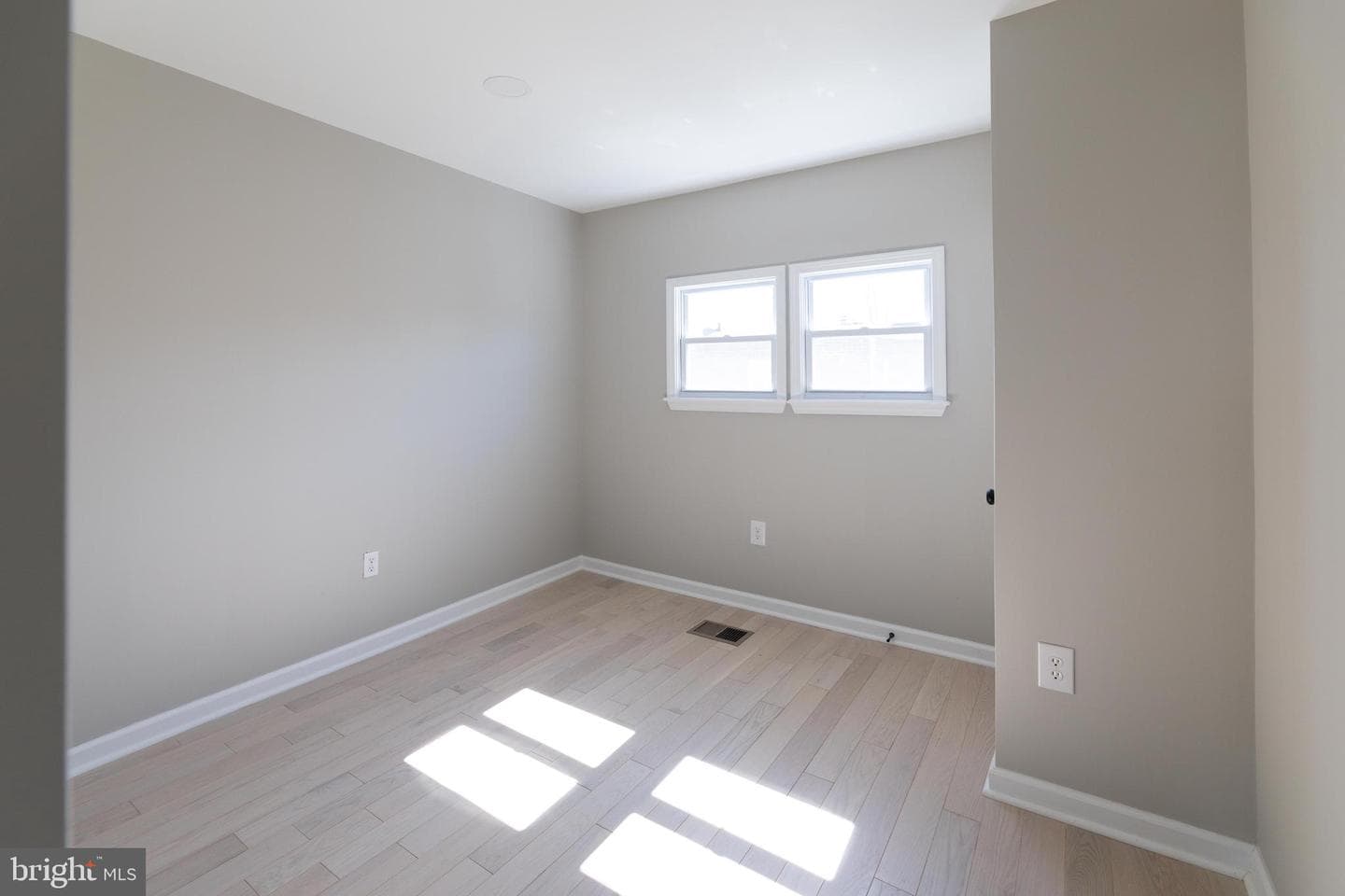 7732 Temple Road photo 16