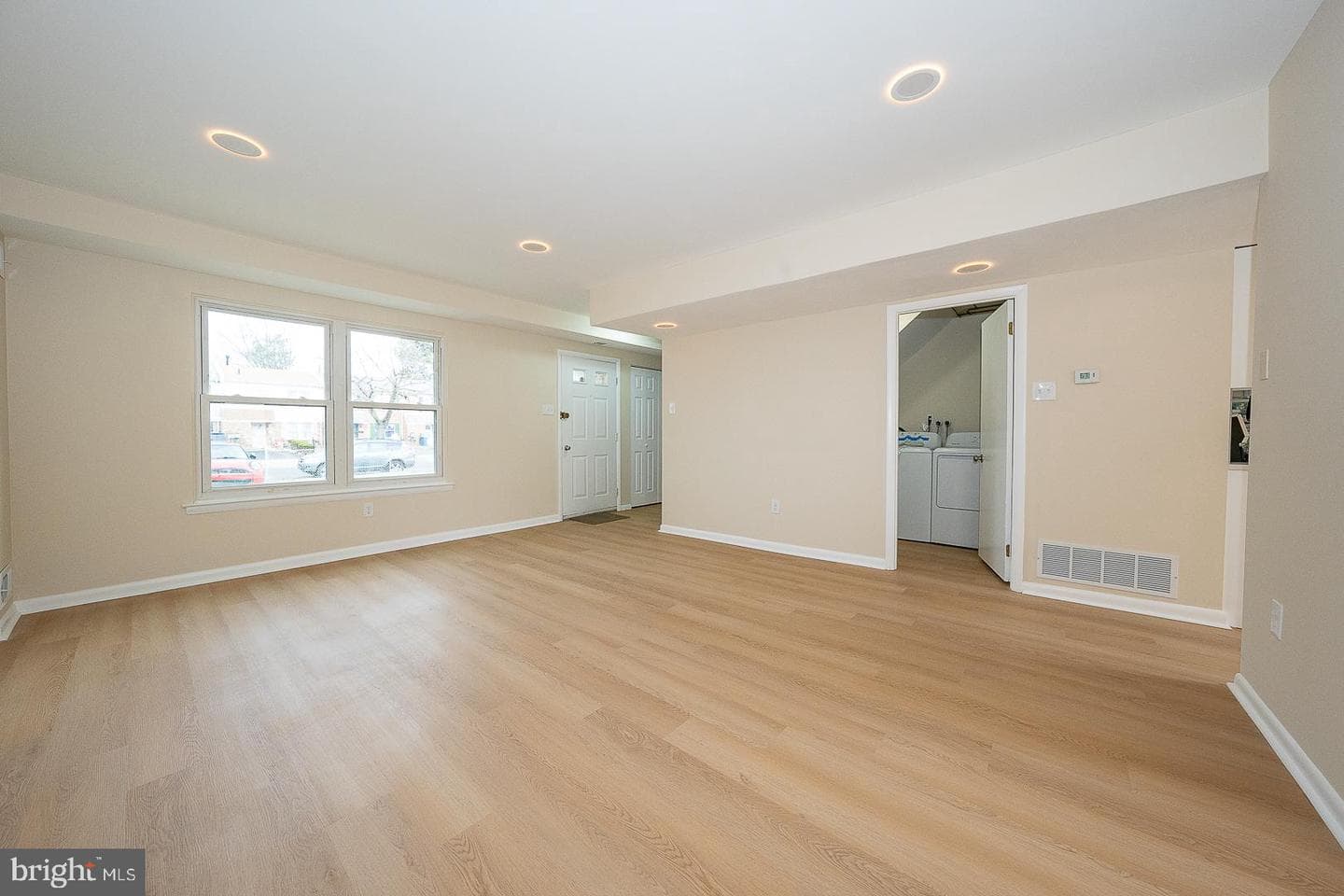 8212 Chelwynde Avenue photo 11