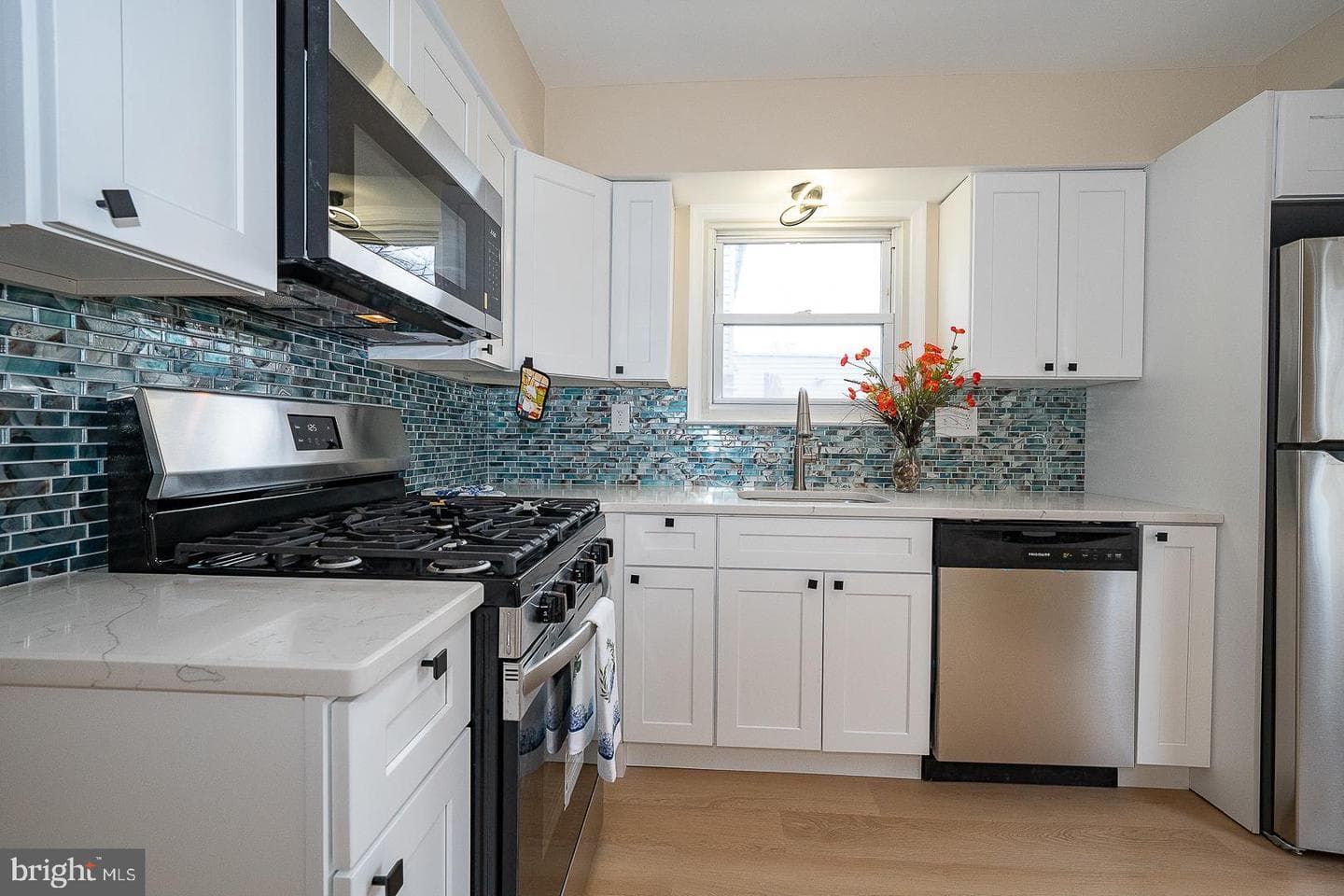 8212 Chelwynde Avenue photo 21
