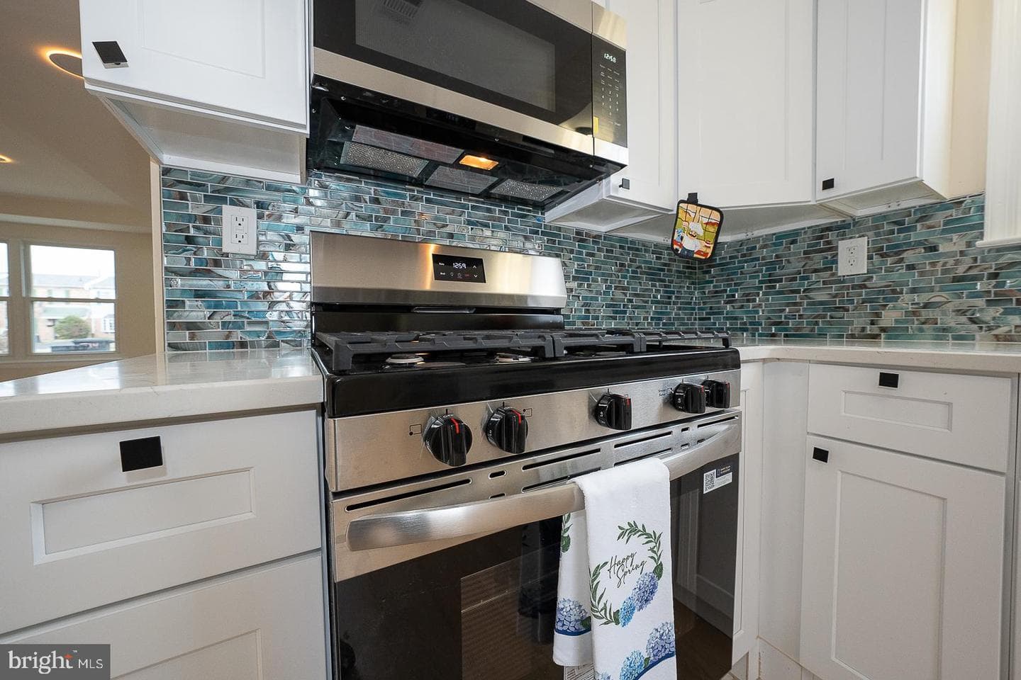 8212 Chelwynde Avenue photo 24