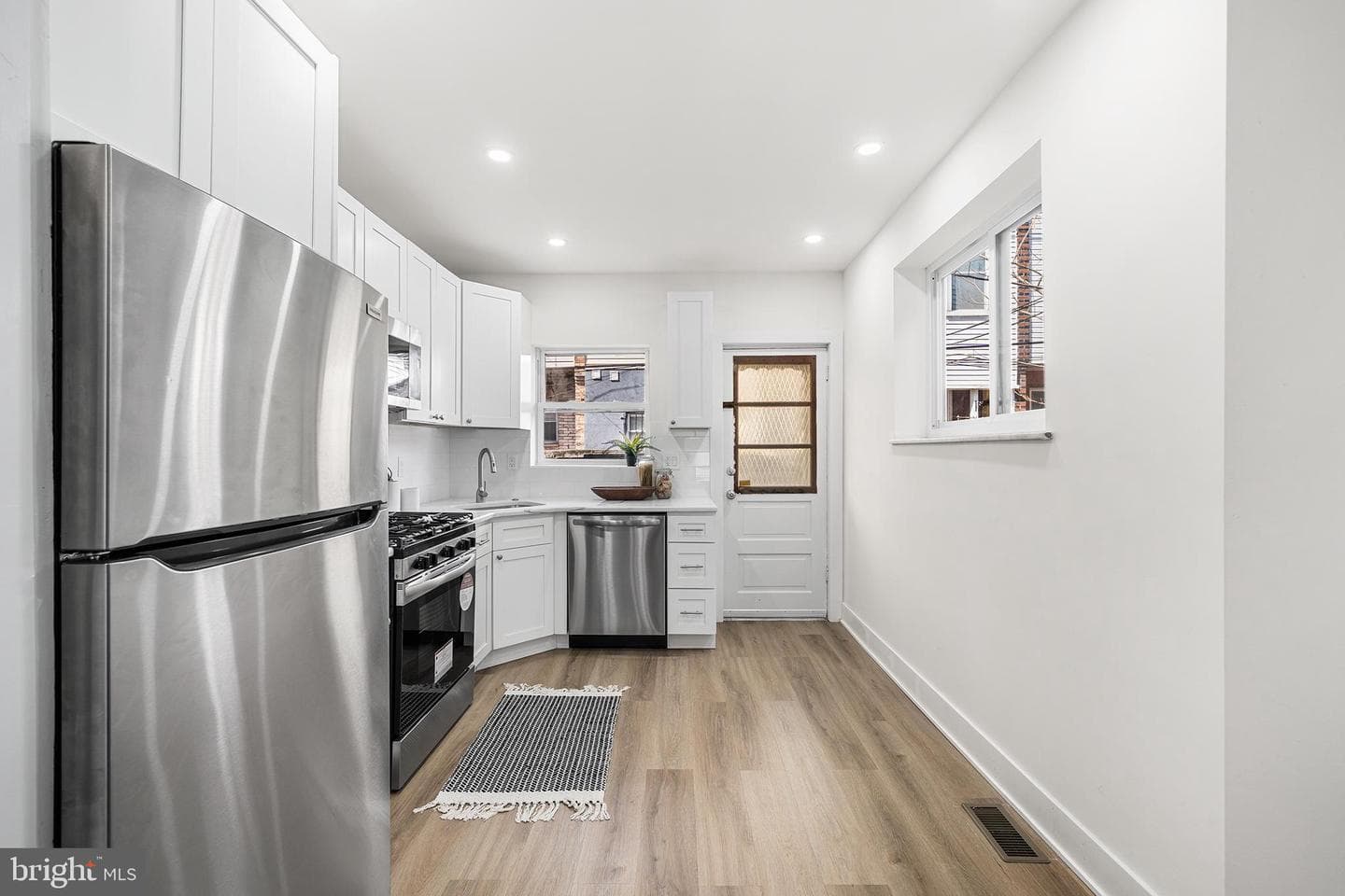 2148 S Garnet Street photo 7