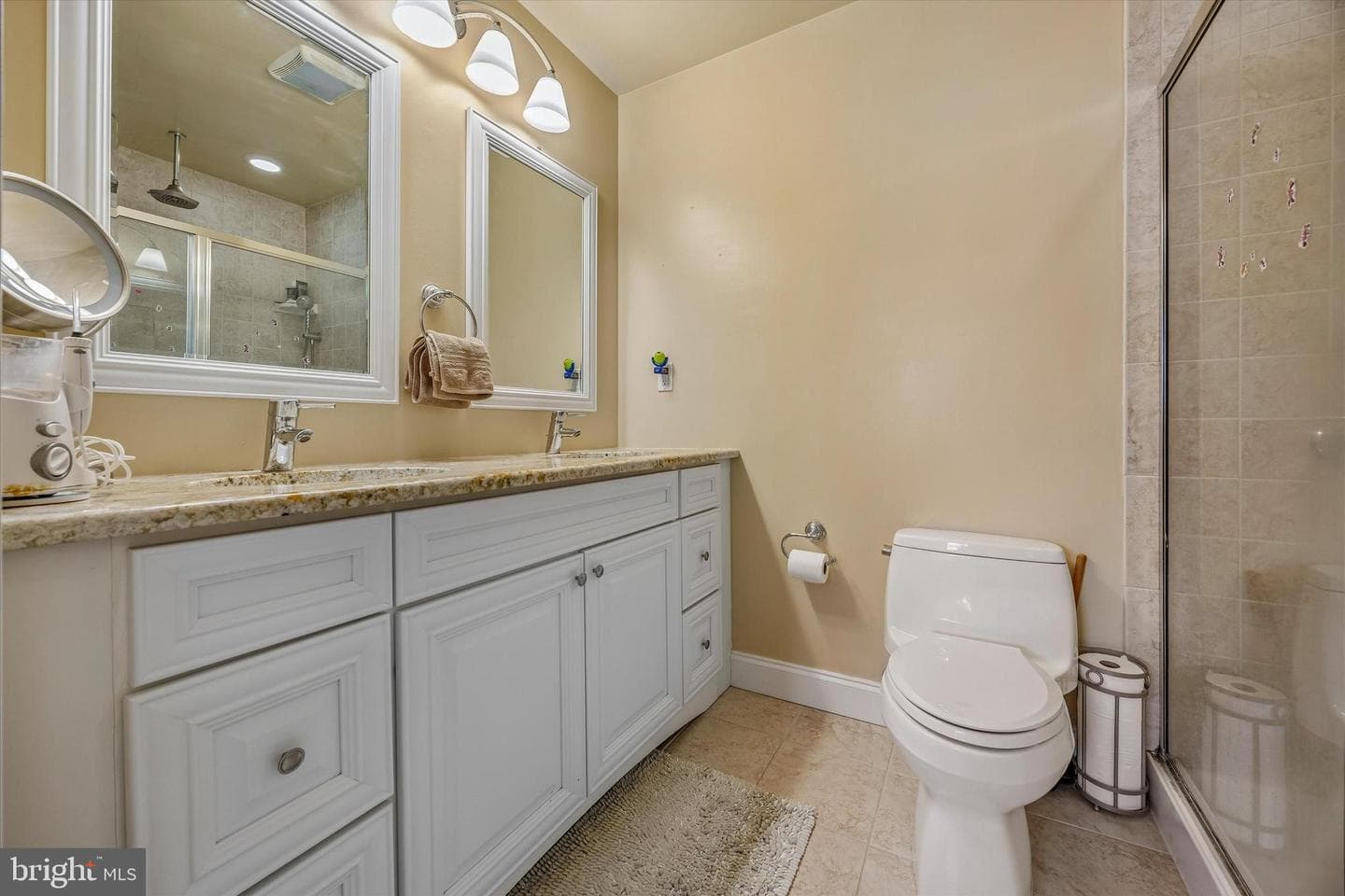 462 Oriole Street photo 18