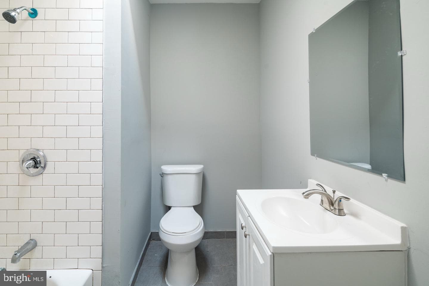 2271 E Cambria Street photo 4